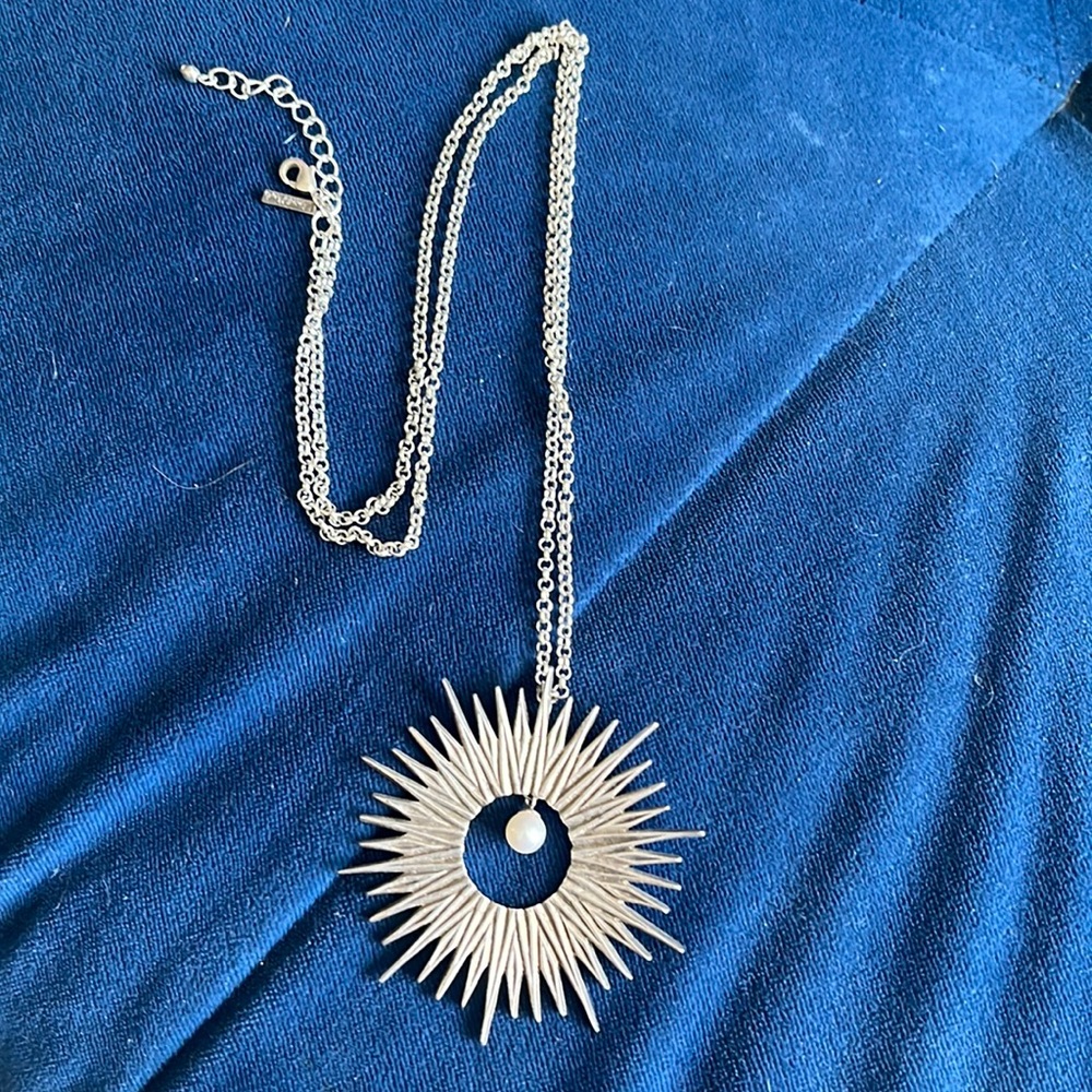 Vantel pearl necklace.
